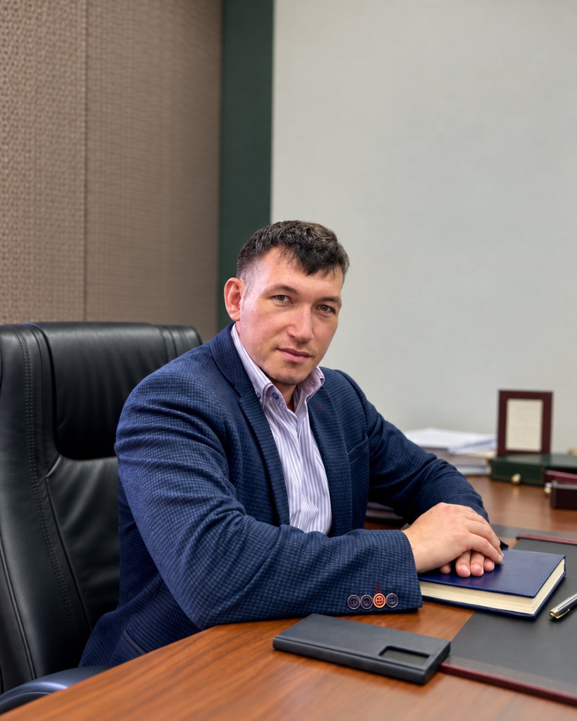 Андрей Маркин, руководитель DFO Realty, в рабочем кабинете