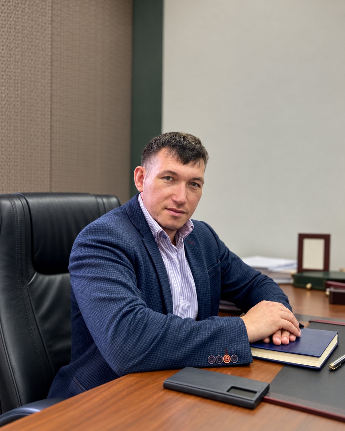 Андрей Маркин, руководитель DFO Realty, в рабочем кабинете